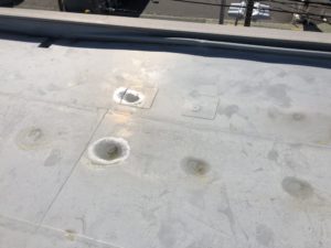 バルコニーの防水劣化で雨漏れが心配 ベランダ防水について 町田市 横浜市 川崎市の屋根 外壁リフォームなら塗り替え 屋根葺き替え グラスビトウィーン バルコニーの防水劣化で雨漏れが心配 ベランダ防水について 町田市 横浜市 川崎市の屋根 外壁リフォームなら塗り替え 屋根葺き替え グラスビトウィーン