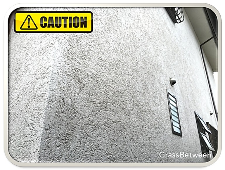 外壁劣化塗装の色褪せ画像